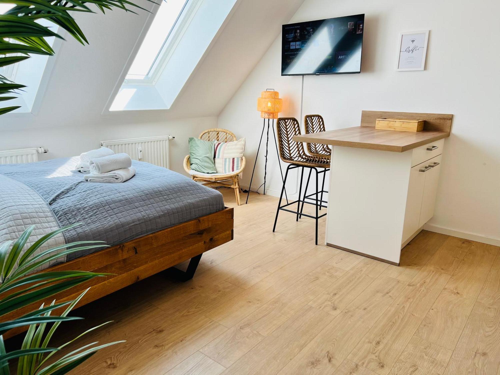 Cozy Apartment For 2 Near Mering Train Station Eksteriør billede